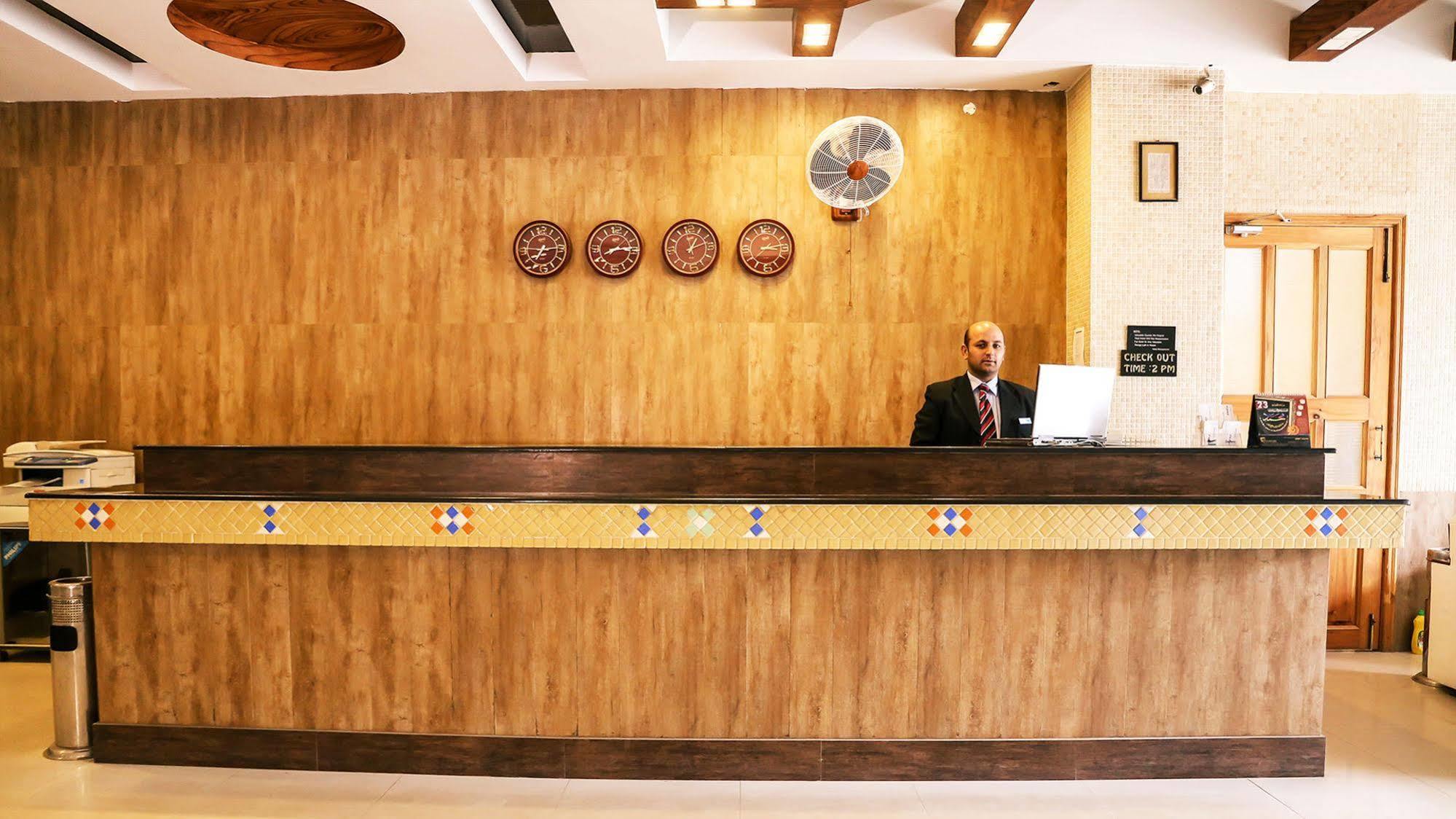 Hotel Marco Polo Lahore Exterior photo